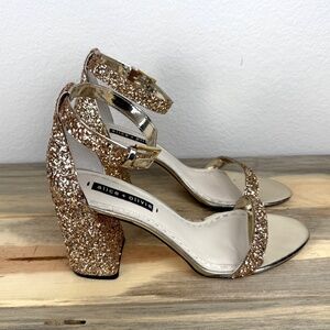 Alice + Olivia Gold Sparkle Ankle Strap Sandal Block Heel Sz 10 by Stacey Bendet
